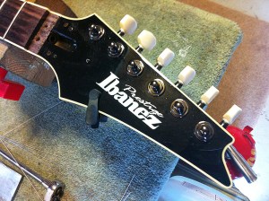 ibanez_pres_03
